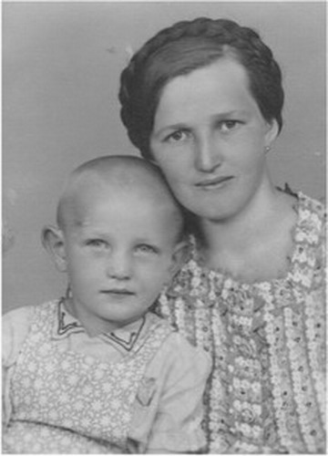 gal/Ahnengallerie/Ballinger Maria mit Sohn Mager Reinhold.jpg